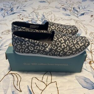 TOMS Alpargata Steel Grey Painted Leopard Print Slip on - Sz 8